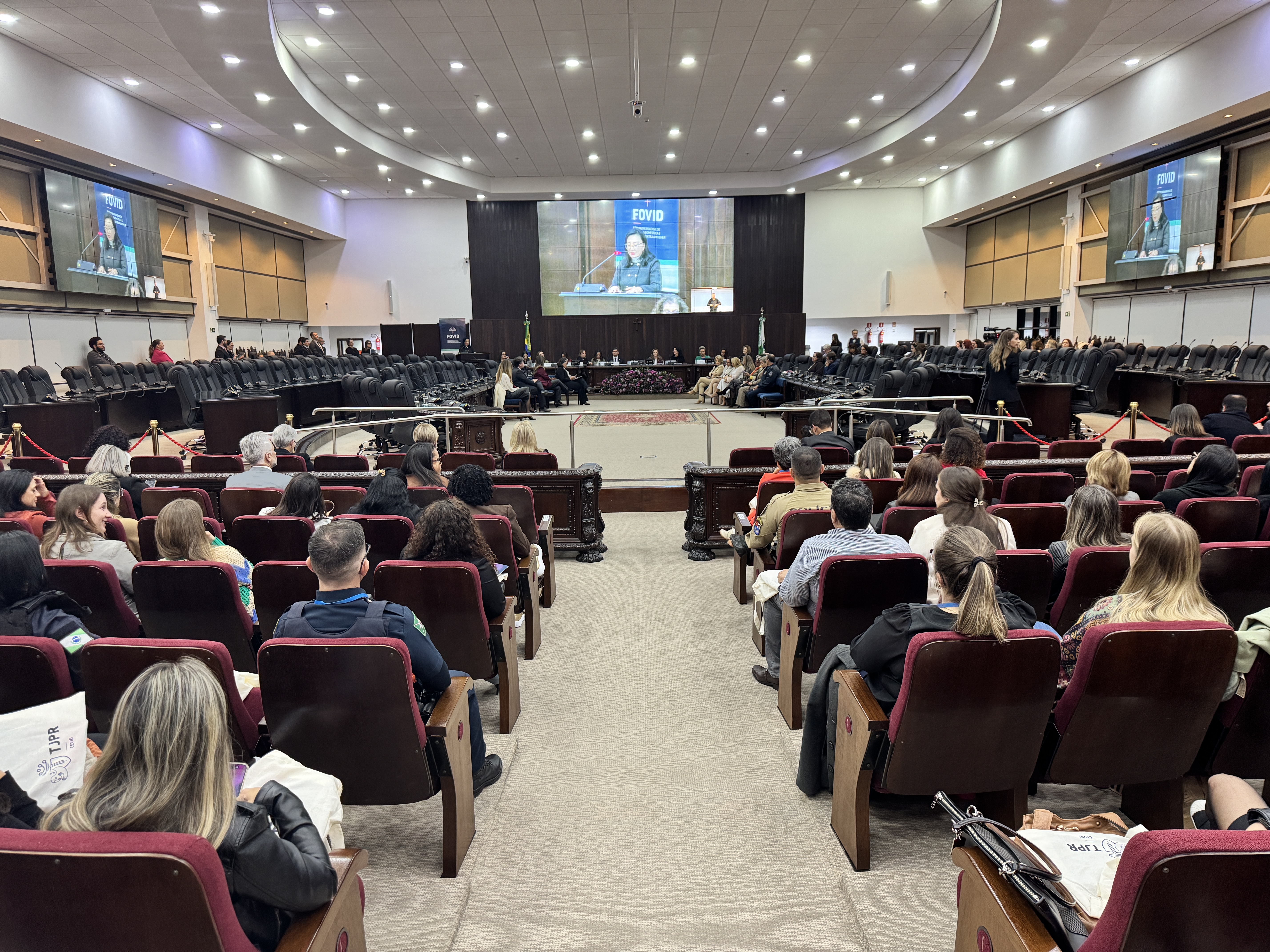 IV Fórum Paranaense de Violência Doméstica e Familiar contra a Mulher tem início no TJPR