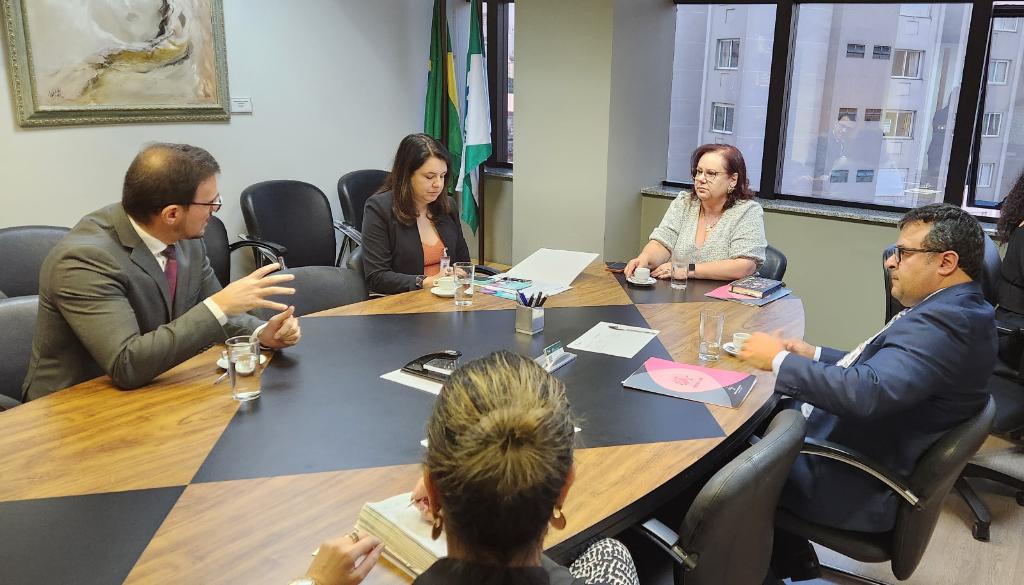 Itaipu Binacional e CEVID anunciam planos para cursos inovadores no combate à violência doméstica